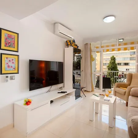Fabulous Sunny Second Floor - Edificio Europark - Overlooking Gardens And Pools. Appartamento Benalmádena